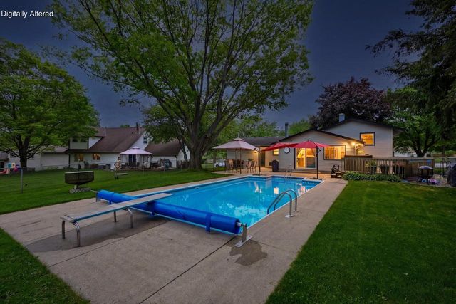 2718 Bristol COURT, Waukesha, WI 53188