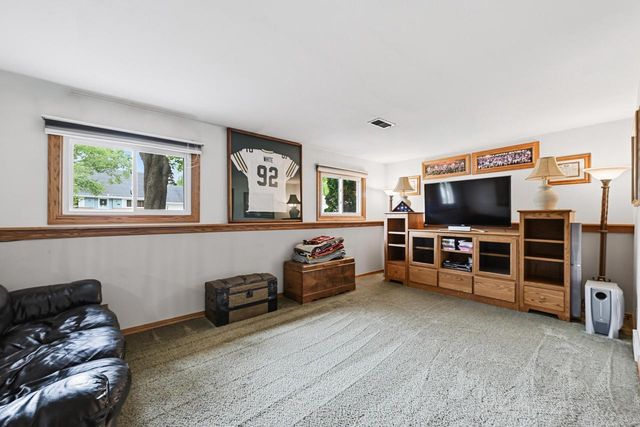 2718 Bristol COURT, Waukesha, WI 53188