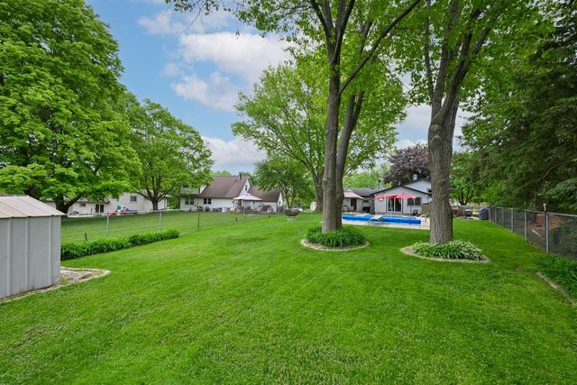 2718 Bristol COURT, Waukesha, WI 53188