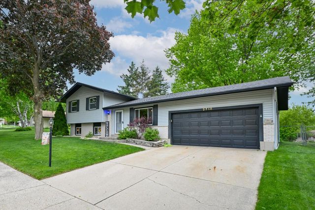 2718 Bristol COURT, Waukesha, WI 53188