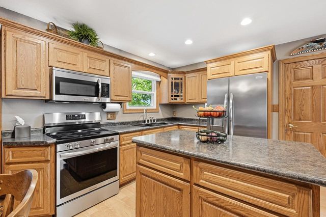 2718 Bristol COURT, Waukesha, WI 53188