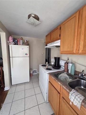 7148 Lillian Avenue, St Louis, MO 63121