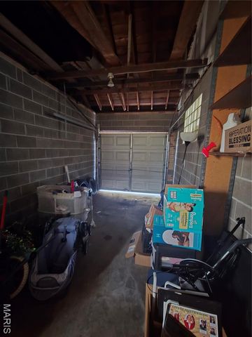 7148 Lillian Avenue, St Louis, MO 63121