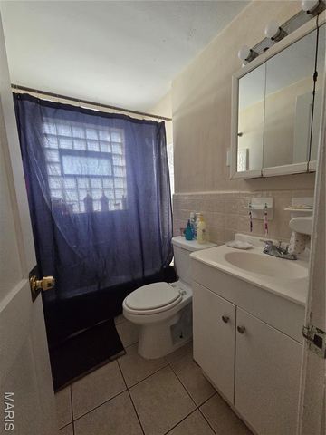 7148 Lillian Avenue, St Louis, MO 63121