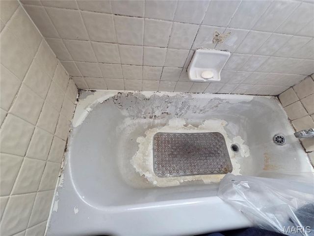 7148 Lillian Avenue, St Louis, MO 63121