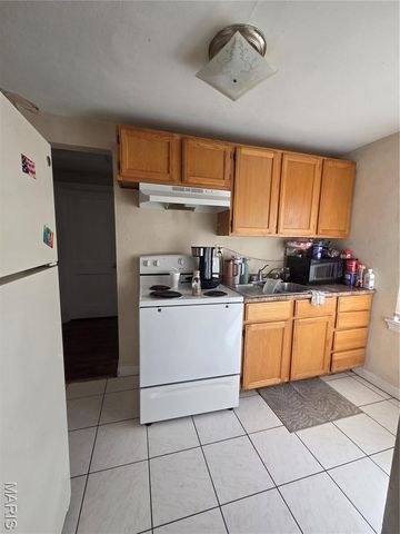 7148 Lillian Avenue, St Louis, MO 63121