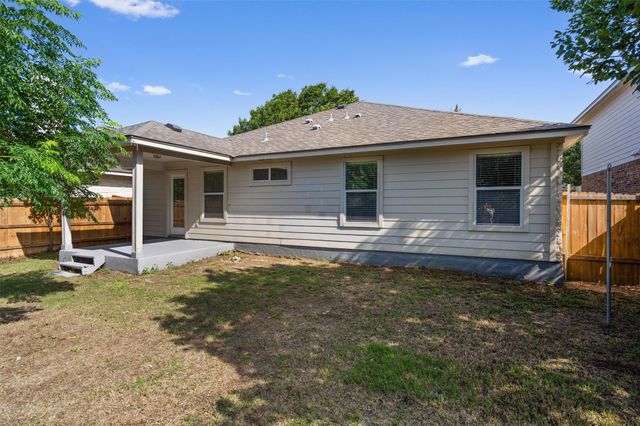 1322 Tumbling River DR, Leander, TX 78641