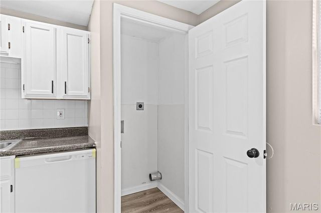 49 Marquette, Florissant, MO 63031