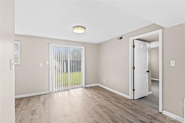 49 Marquette, Florissant, MO 63031