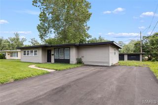 49 Marquette, Florissant, MO 63031