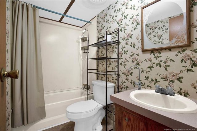 5978 Kellys Landing Road, Fayetteville, NC 28306