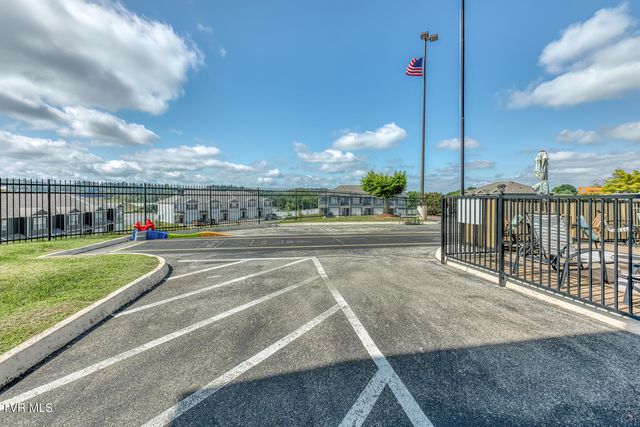 120 Raceday Center Drive 406, Bristol, TN 37620