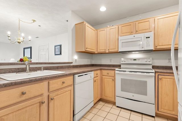 5 Northridge Dr 5, North Reading, MA 01864