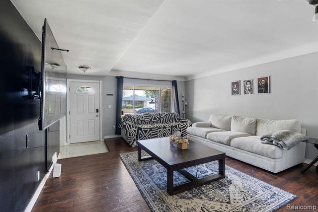 34126 Dryden Drive, Sterling Heights, MI 48312