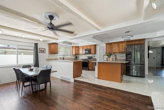 34126 Dryden Drive, Sterling Heights, MI 48312