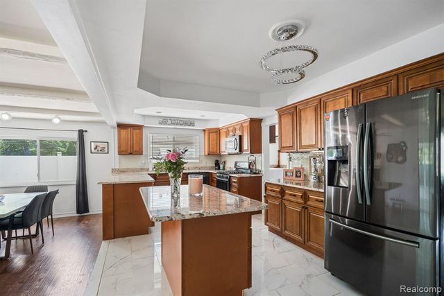 34126 Dryden Drive, Sterling Heights, MI 48312