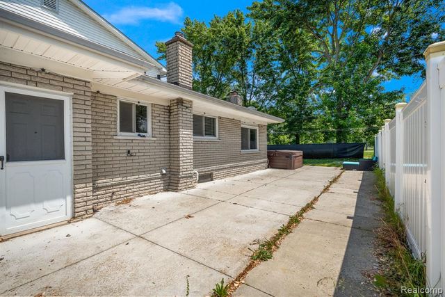 34126 Dryden Drive, Sterling Heights, MI 48312