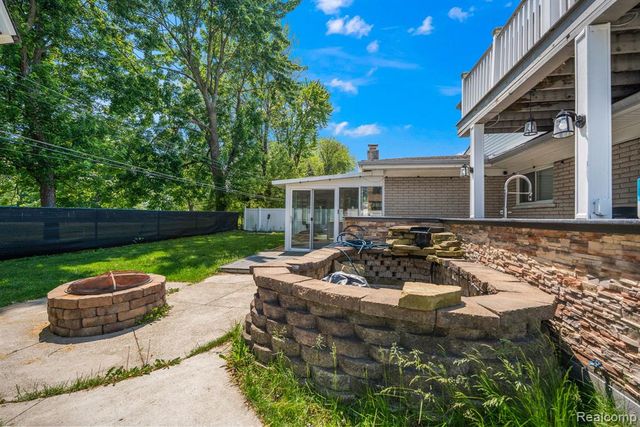 34126 Dryden Drive, Sterling Heights, MI 48312