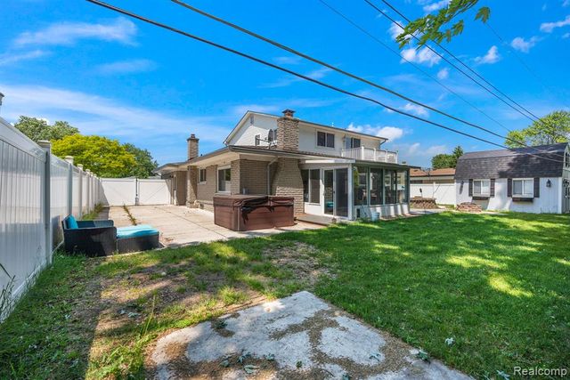 34126 Dryden Drive, Sterling Heights, MI 48312