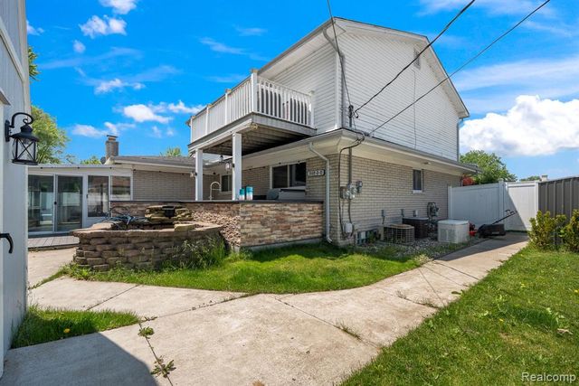 34126 Dryden Drive, Sterling Heights, MI 48312