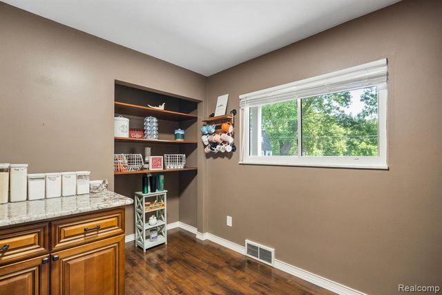 34126 Dryden Drive, Sterling Heights, MI 48312