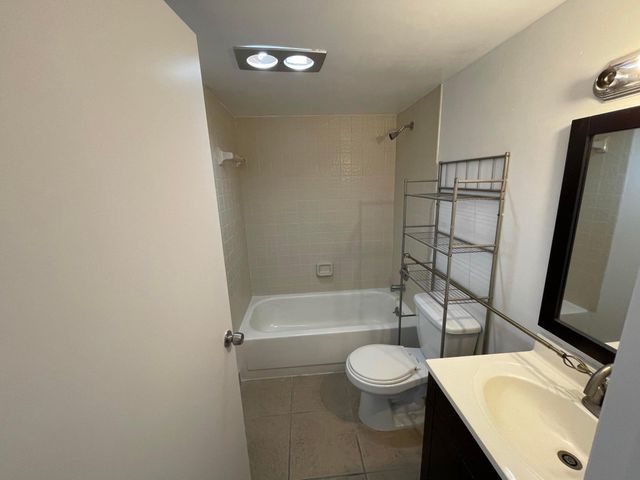 2100 Springdale Boulevard 209, Palm Springs, FL 33461