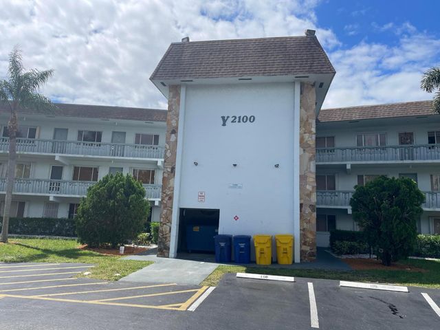 2100 Springdale Boulevard 209, Palm Springs, FL 33461