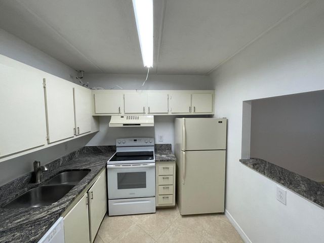 2100 Springdale Boulevard 209, Palm Springs, FL 33461