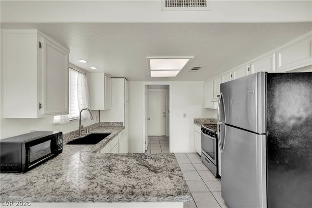 8057 Cimarron Ridge Drive, Las Vegas, NV 89128