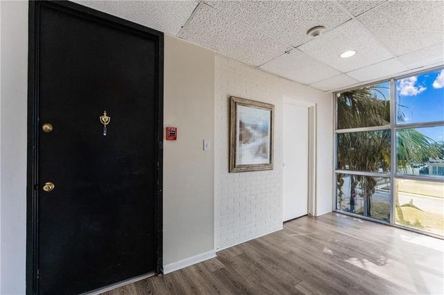 520 S Chaparral St 501, Corpus Christi, TX 78401