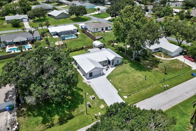 865 Grandin Avenue, Sebastian, FL 32958