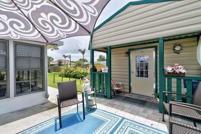 865 Grandin Avenue, Sebastian, FL 32958
