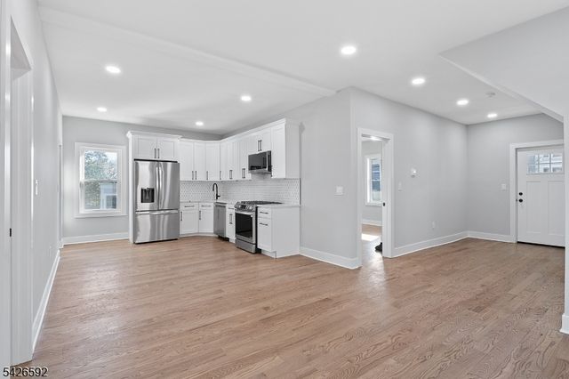 16 Old Short Hills Road, Millburn Twp., NJ 07041