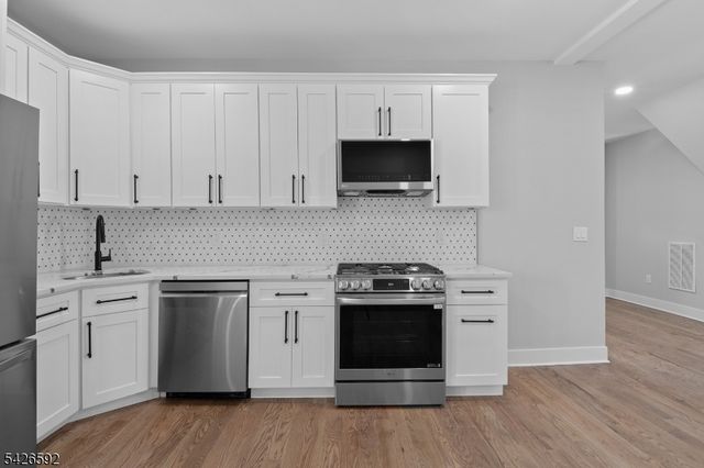 16 Old Short Hills Road, Millburn Twp., NJ 07041