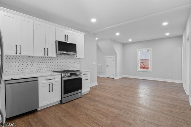 16 Old Short Hills Road, Millburn Twp., NJ 07041