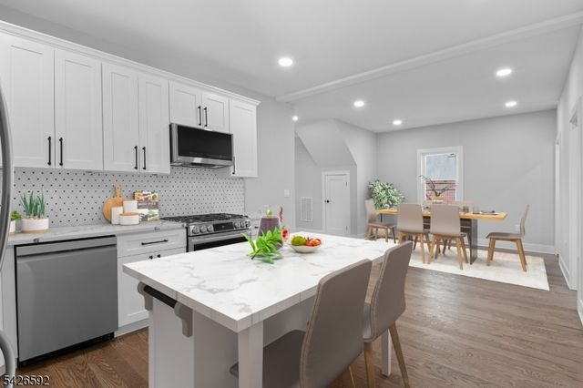 16 Old Short Hills Road, Millburn Twp., NJ 07041