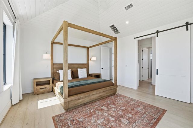 10818 Sweetwater Cove Boulevard, Galveston, TX 77554