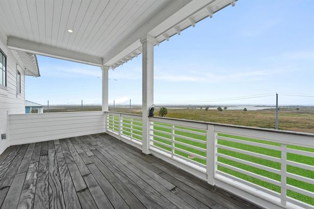 10818 Sweetwater Cove Boulevard, Galveston, TX 77554