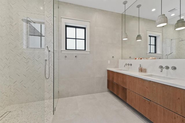 10818 Sweetwater Cove Boulevard, Galveston, TX 77554