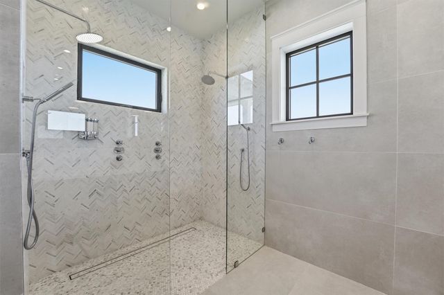 10818 Sweetwater Cove Boulevard, Galveston, TX 77554