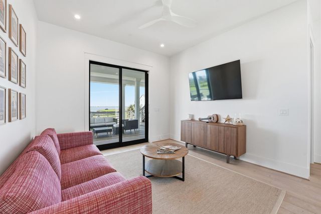 10818 Sweetwater Cove Boulevard, Galveston, TX 77554