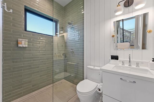 10818 Sweetwater Cove Boulevard, Galveston, TX 77554