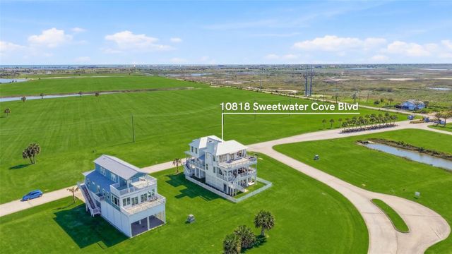 10818 Sweetwater Cove Boulevard, Galveston, TX 77554