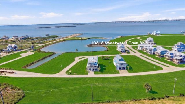 10818 Sweetwater Cove Boulevard, Galveston, TX 77554