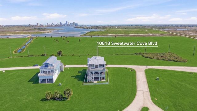 10818 Sweetwater Cove Boulevard, Galveston, TX 77554