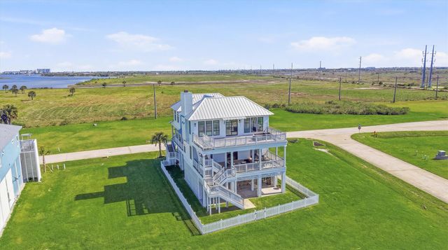 10818 Sweetwater Cove Boulevard, Galveston, TX 77554