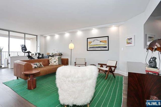 6 Horizon Road 2107, Fort Lee, NJ 07024