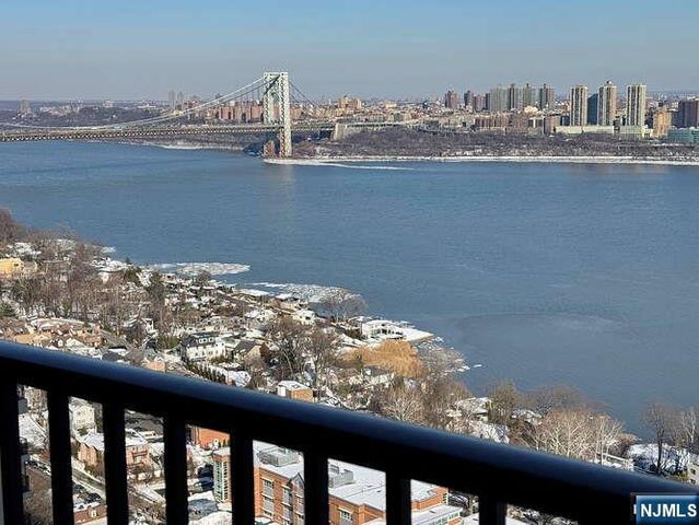6 Horizon Road 2107, Fort Lee, NJ 07024