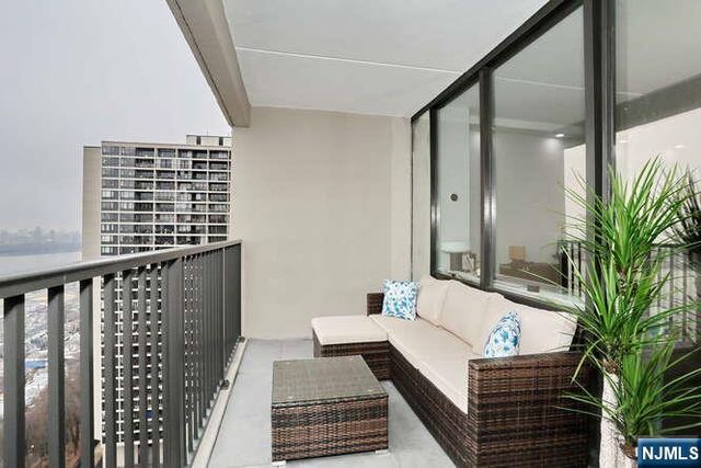 6 Horizon Road 2107, Fort Lee, NJ 07024
