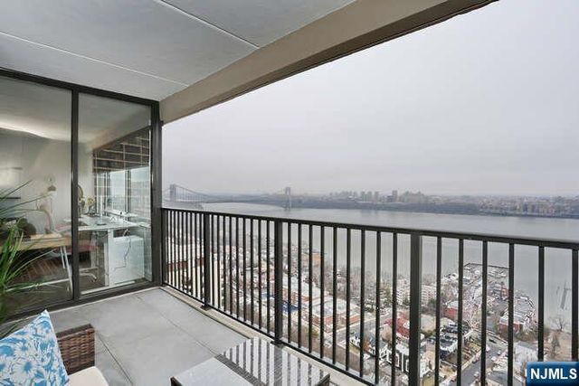 6 Horizon Road 2107, Fort Lee, NJ 07024